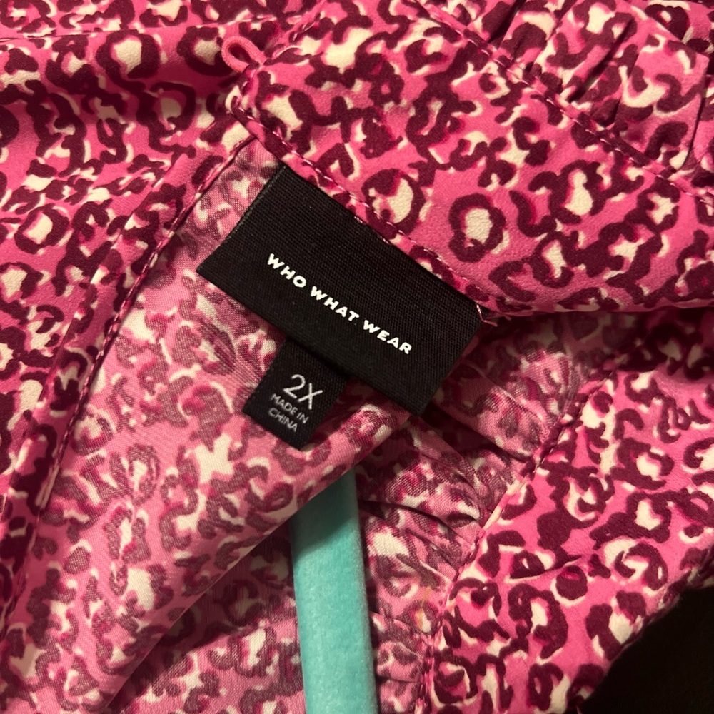 Who What Wear pink leopard print satin cocktail dress with 3/4 sleeves - Picture 4 of 8